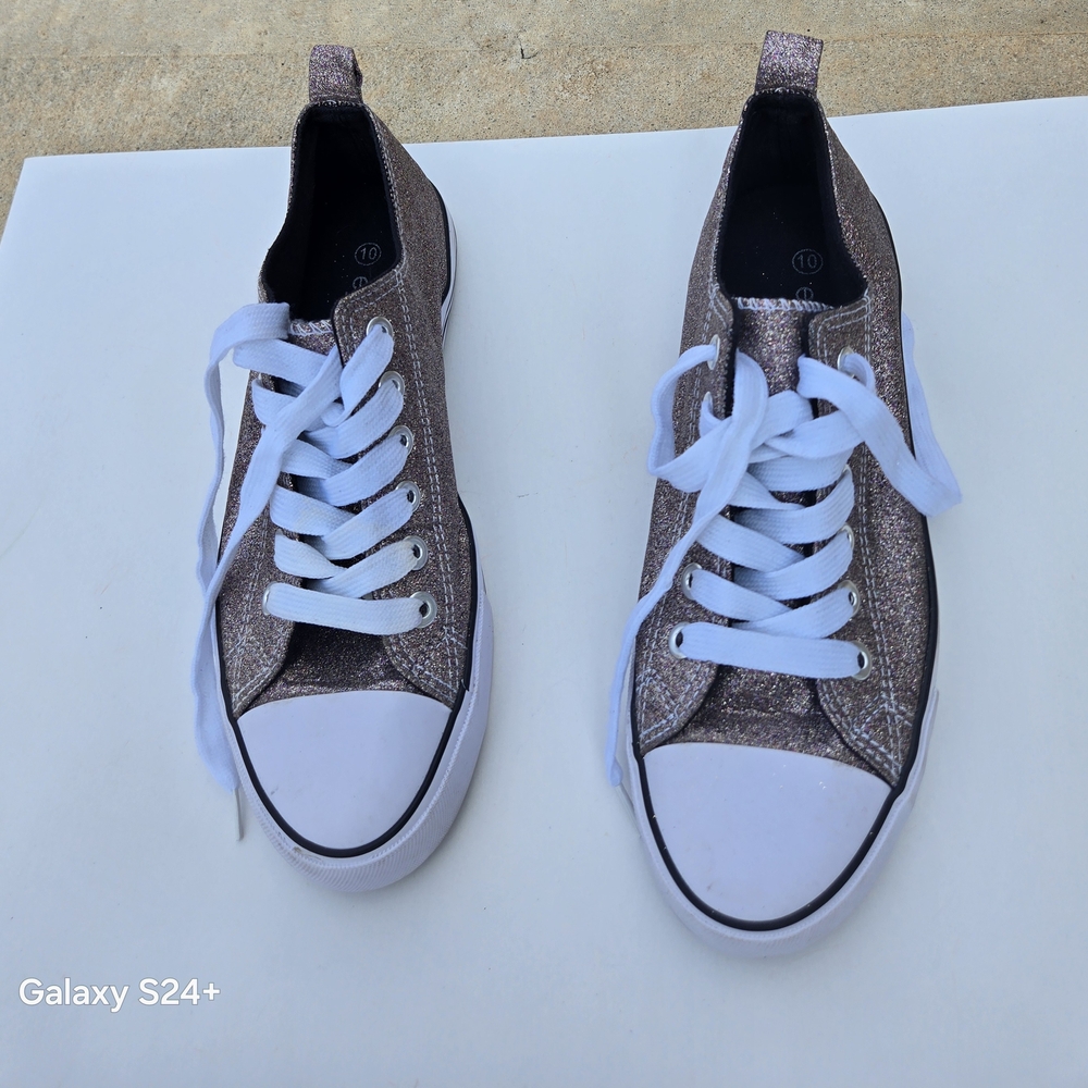 EPIC Step Sneakers|Size 10| Women’s Sparkle Lace-Up Sneakers in Metallic